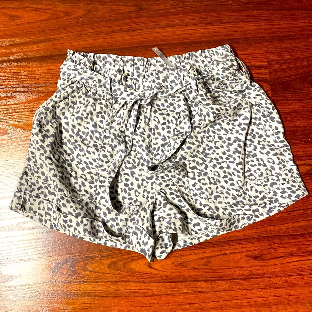 Aerie paper bag shirts. New with tags size large.